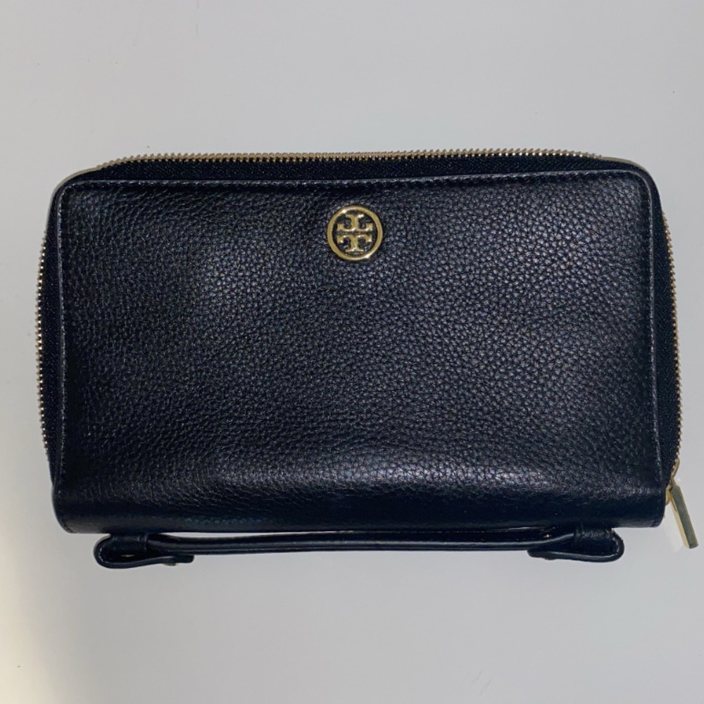 Tory Burch Landon Large Travel wallet